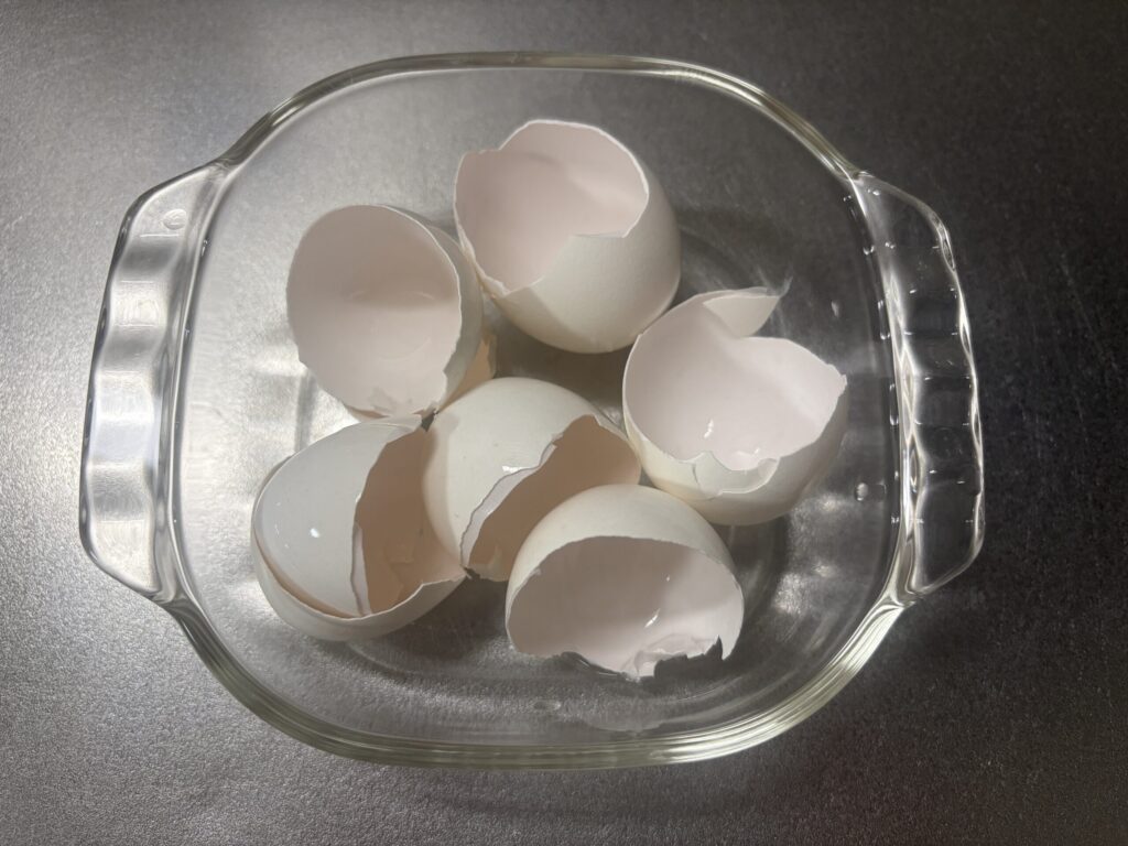 洗った卵の殻